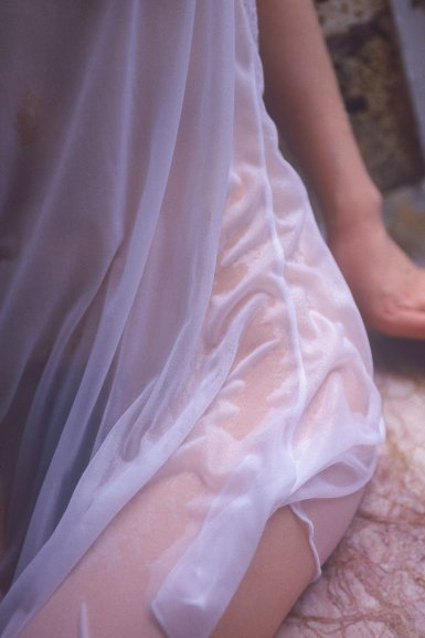 《大江大河》首播童瑶催泪 把上大学的机会留给弟弟：篮球直播